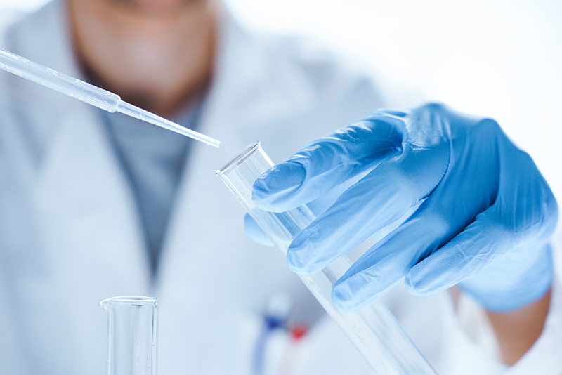 Pipet in reageerbuis